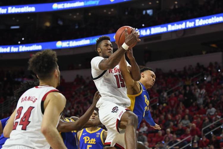MBBvsPitt_BatesLayup_SC.jpg