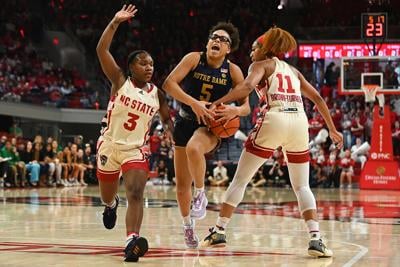 WBBvsND_stealingball_DM copy.jpg